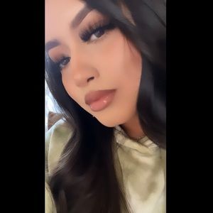 Meet your Posher, Briana